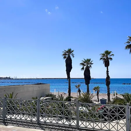 Seaview Lido Terrace Holiday home *